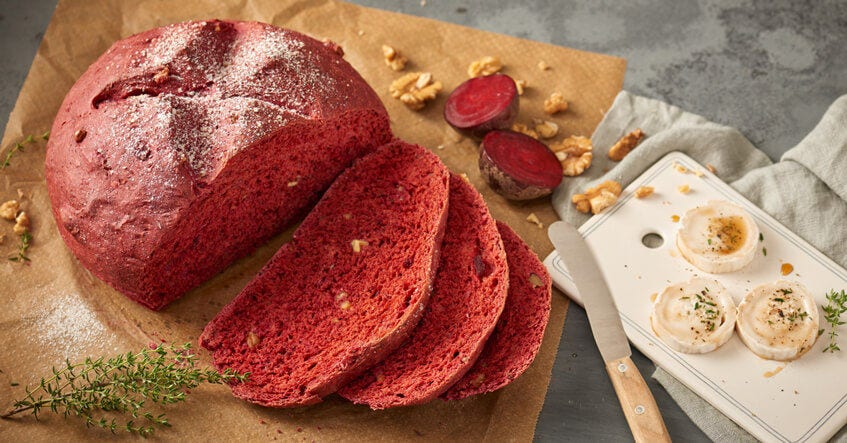 Zelf bietenbrood bakken – smeuïg, aromatisch en een blikvanger op tafel