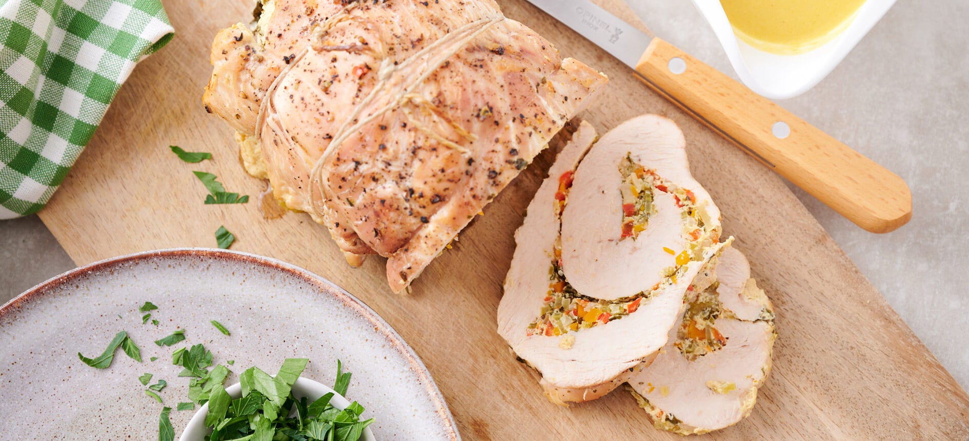 Kalkoenrollade in braadzak: sappig en eenvoudig te bereiden