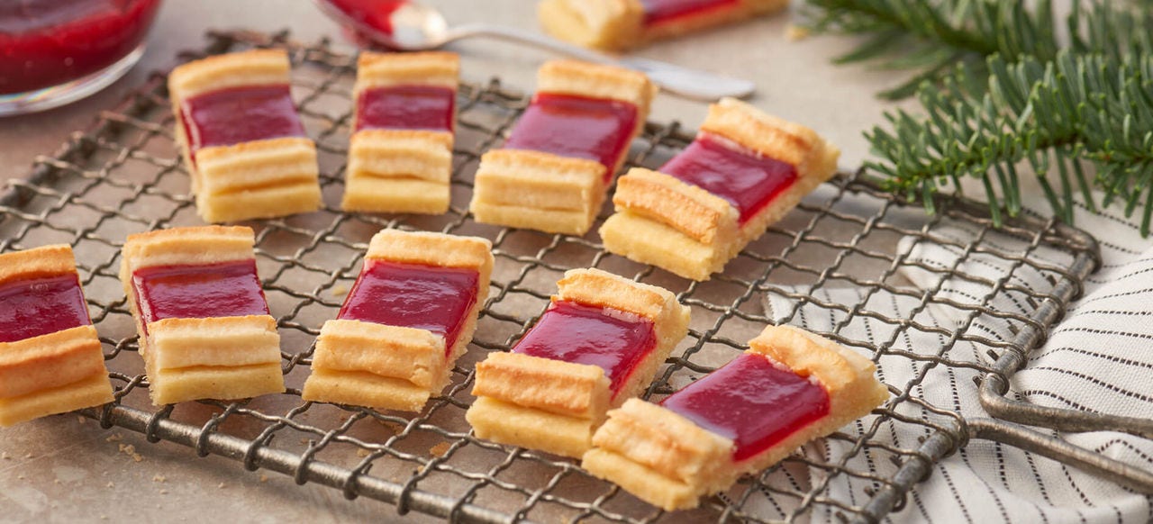 Eisenbahner Kekse – fijne kerstkoekjes met marsepein en jam