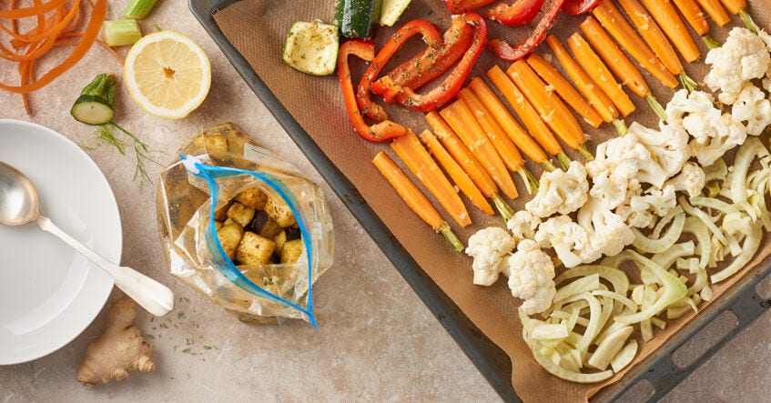 Bowl met ovengroente en bloemkoolrijst – kleurrijk, gezond en superlekker