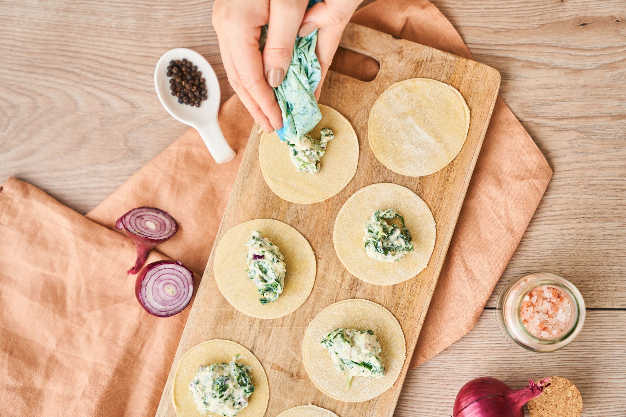 Zelfgemaakte tortellini met spinaziericotta – eenvoudig gevuld met de diepvrieszaktruc