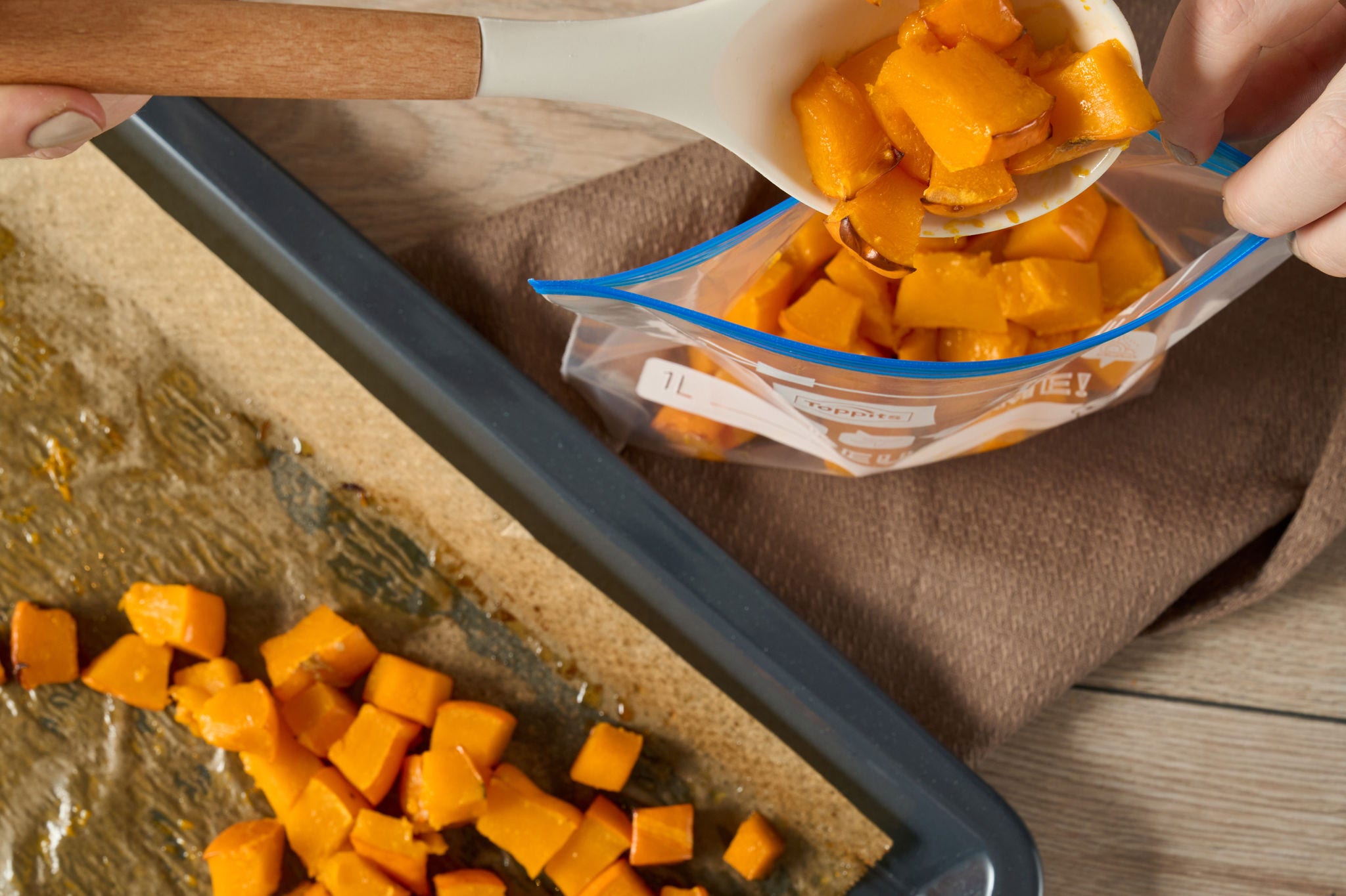 Pompoenschotel met feta – aromatisch, makkelijk & vegetarisch