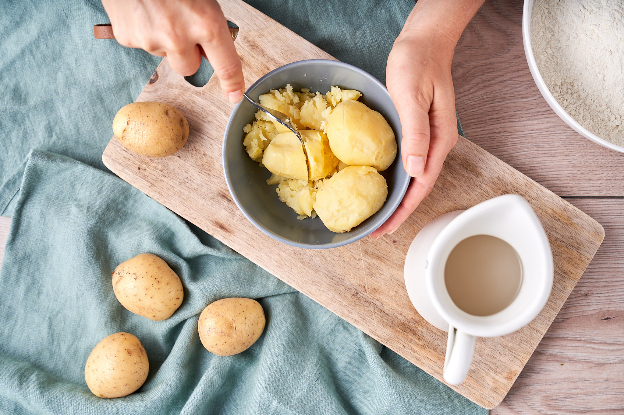 Zo bak je sappig aardappelbrood: restjes gekookte aardappelen verwerken