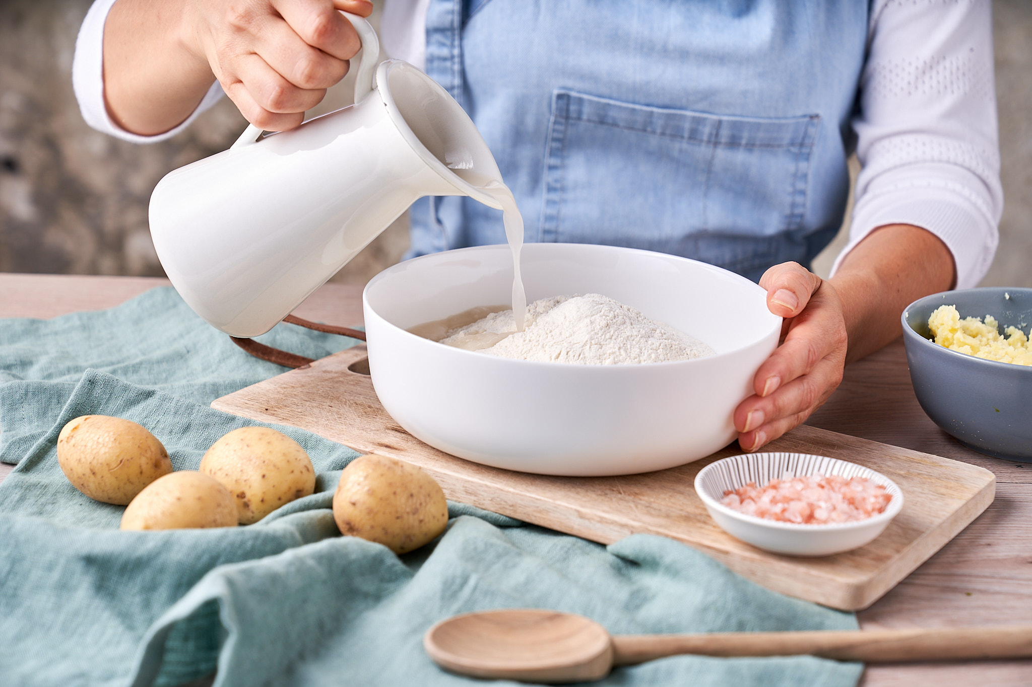 Zo bak je sappig aardappelbrood: restjes gekookte aardappelen verwerken