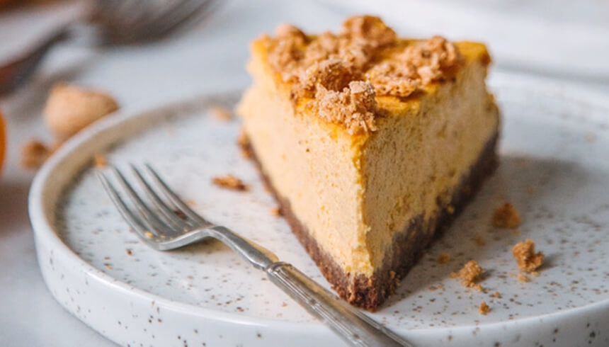 Herfstcheesecake met pompoen - zo maak je hem met een waterbad