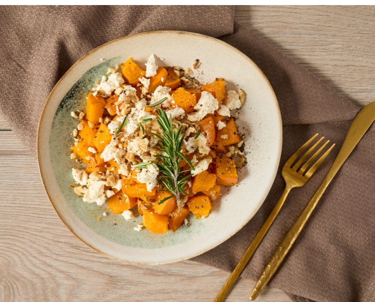 Snelle roerbakschotel met hokkaidopompoen en feta